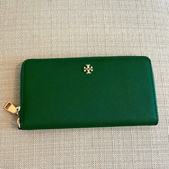 Tory Burch Bags Tory Burch Emerson Zip Passport Continental Wallet